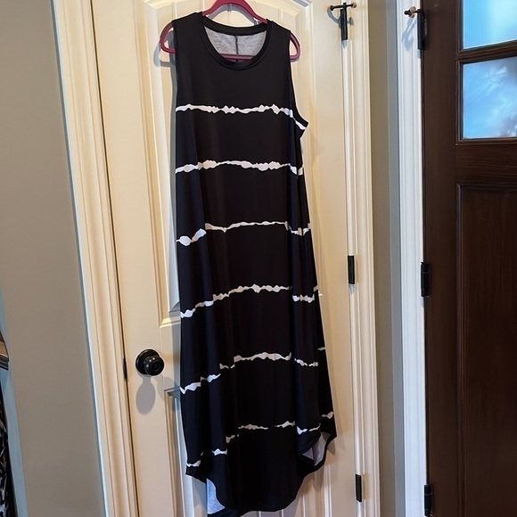BUNDLE of two maxi length dresses 2XL black+black/white stripe great staples - Picture 2 of 16
